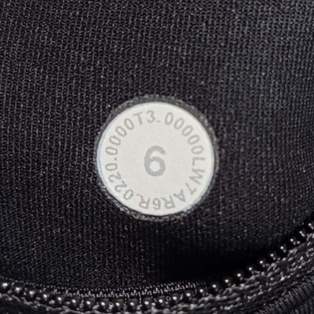 Lululemon Speed Up Running Shorts, Size 6 - image 5